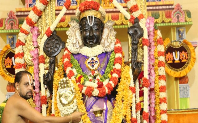 Athi Varadar: The deity who gives darshan once in forty years 1